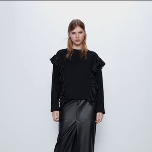 Ruffled Sweatshirt ( Black/S )